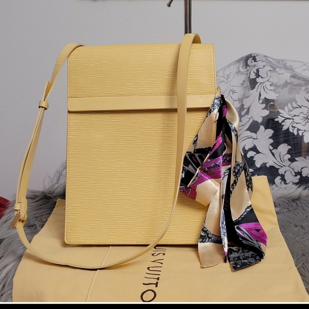 Louis Vuitton Epi yellow Shoulder bag